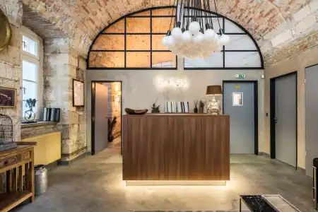 Eladó üzlet, Budapest, VII. kerület 5 szoba 194 m² 460.845 M Ft